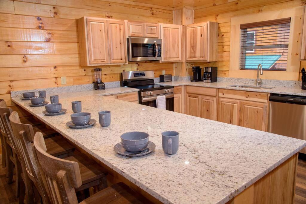 Spacious 2800 Sq Ft-Cozy Wood Cabin-New Build Pigeon Forge Esterno foto