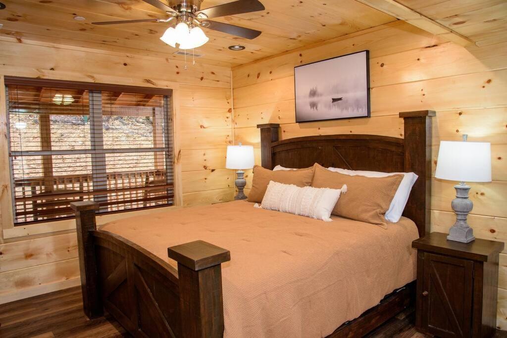 Spacious 2800 Sq Ft-Cozy Wood Cabin-New Build Pigeon Forge Esterno foto