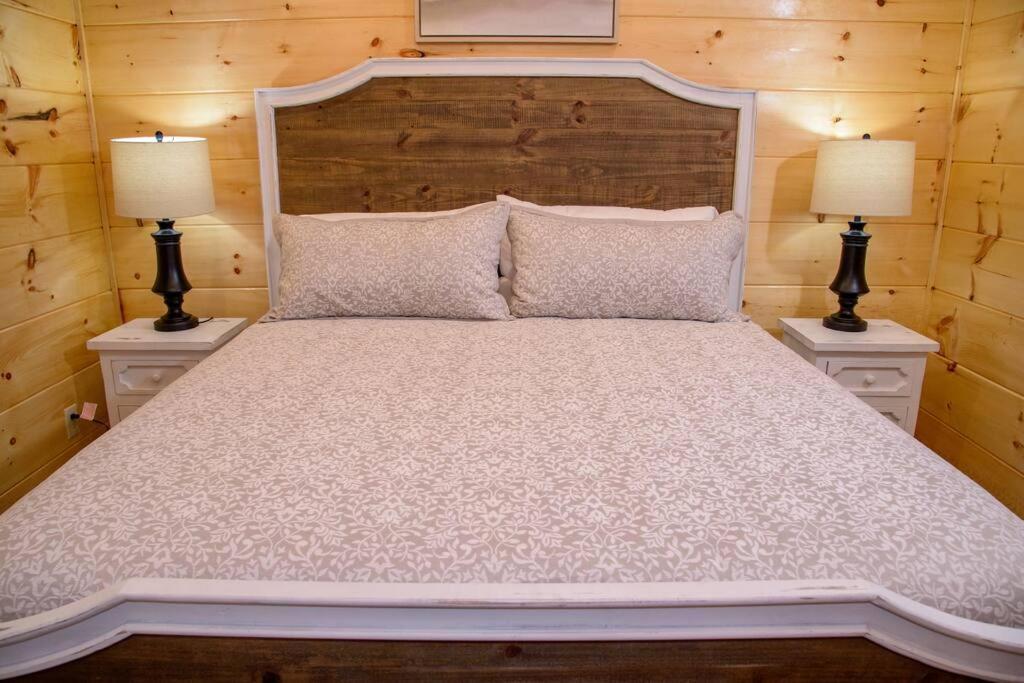 Spacious 2800 Sq Ft-Cozy Wood Cabin-New Build Pigeon Forge Esterno foto