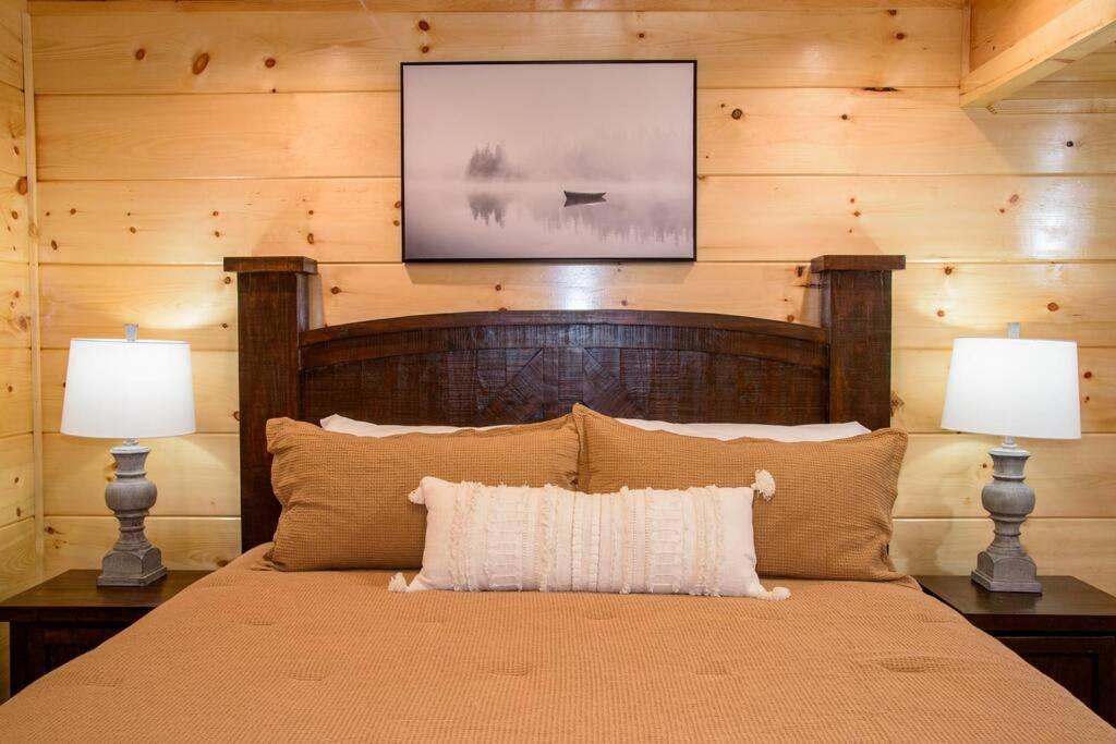 Spacious 2800 Sq Ft-Cozy Wood Cabin-New Build Pigeon Forge Esterno foto