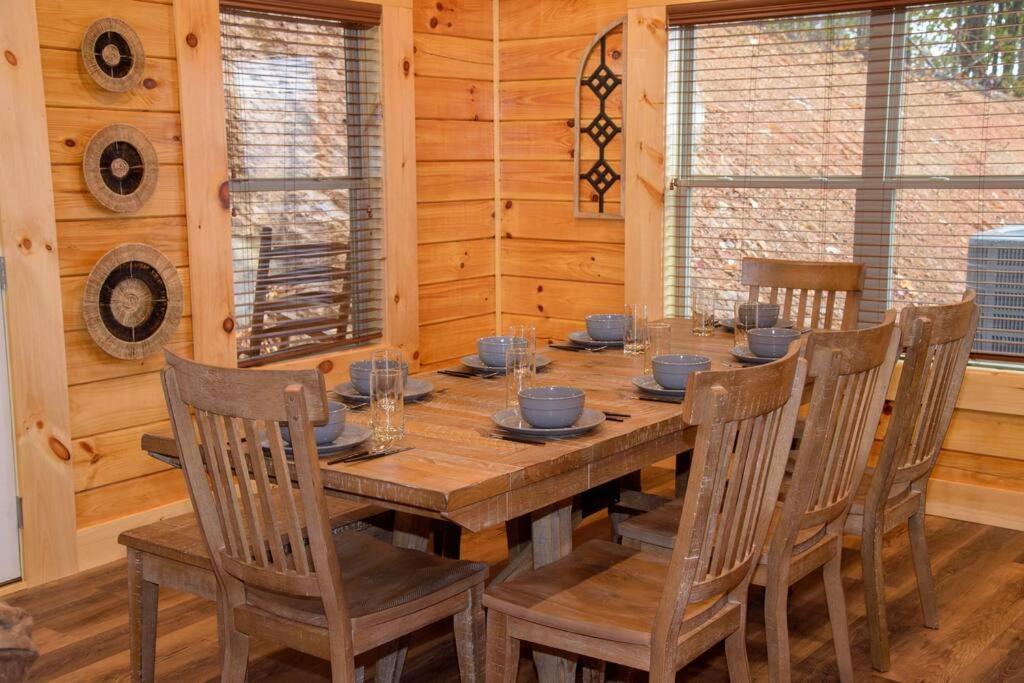 Spacious 2800 Sq Ft-Cozy Wood Cabin-New Build Pigeon Forge Esterno foto