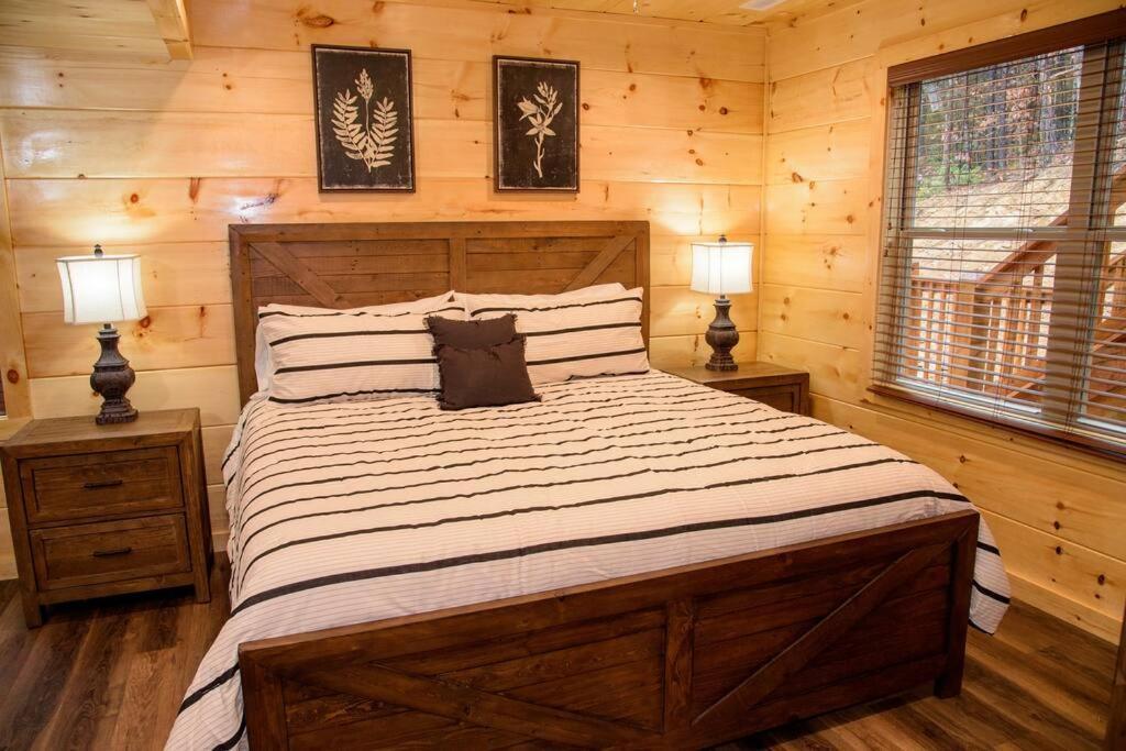 Spacious 2800 Sq Ft-Cozy Wood Cabin-New Build Pigeon Forge Esterno foto