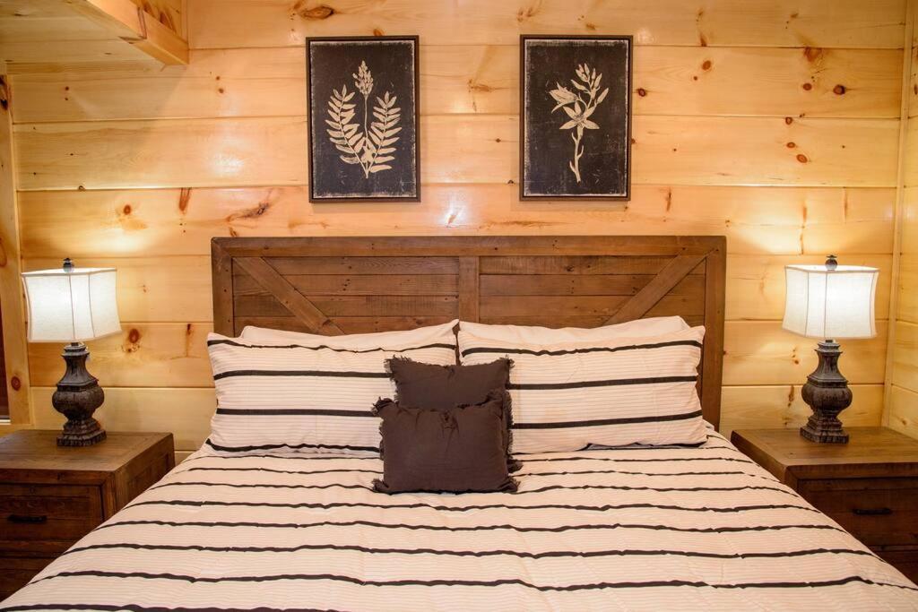 Spacious 2800 Sq Ft-Cozy Wood Cabin-New Build Pigeon Forge Esterno foto