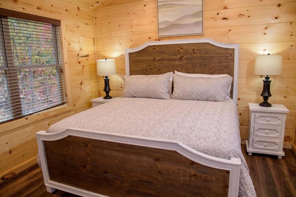 Spacious 2800 Sq Ft-Cozy Wood Cabin-New Build Pigeon Forge Esterno foto