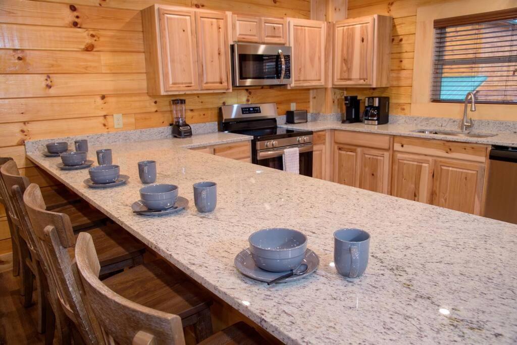 Spacious 2800 Sq Ft-Cozy Wood Cabin-New Build Pigeon Forge Esterno foto