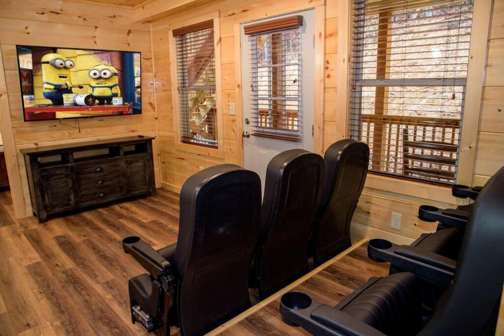 Spacious 2800 Sq Ft-Cozy Wood Cabin-New Build Pigeon Forge Esterno foto