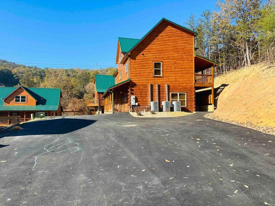 Spacious 2800 Sq Ft-Cozy Wood Cabin-New Build Pigeon Forge Esterno foto