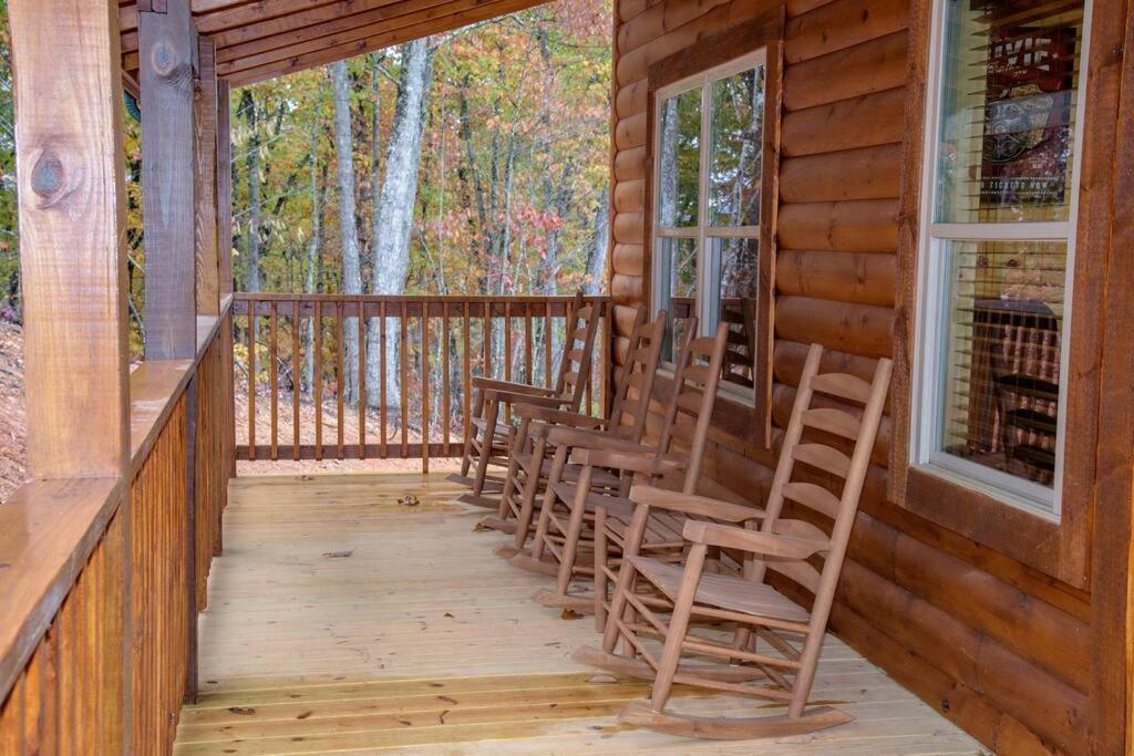 Spacious 2800 Sq Ft-Cozy Wood Cabin-New Build Pigeon Forge Esterno foto