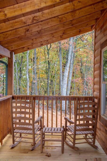 Spacious 2800 Sq Ft-Cozy Wood Cabin-New Build Pigeon Forge Esterno foto
